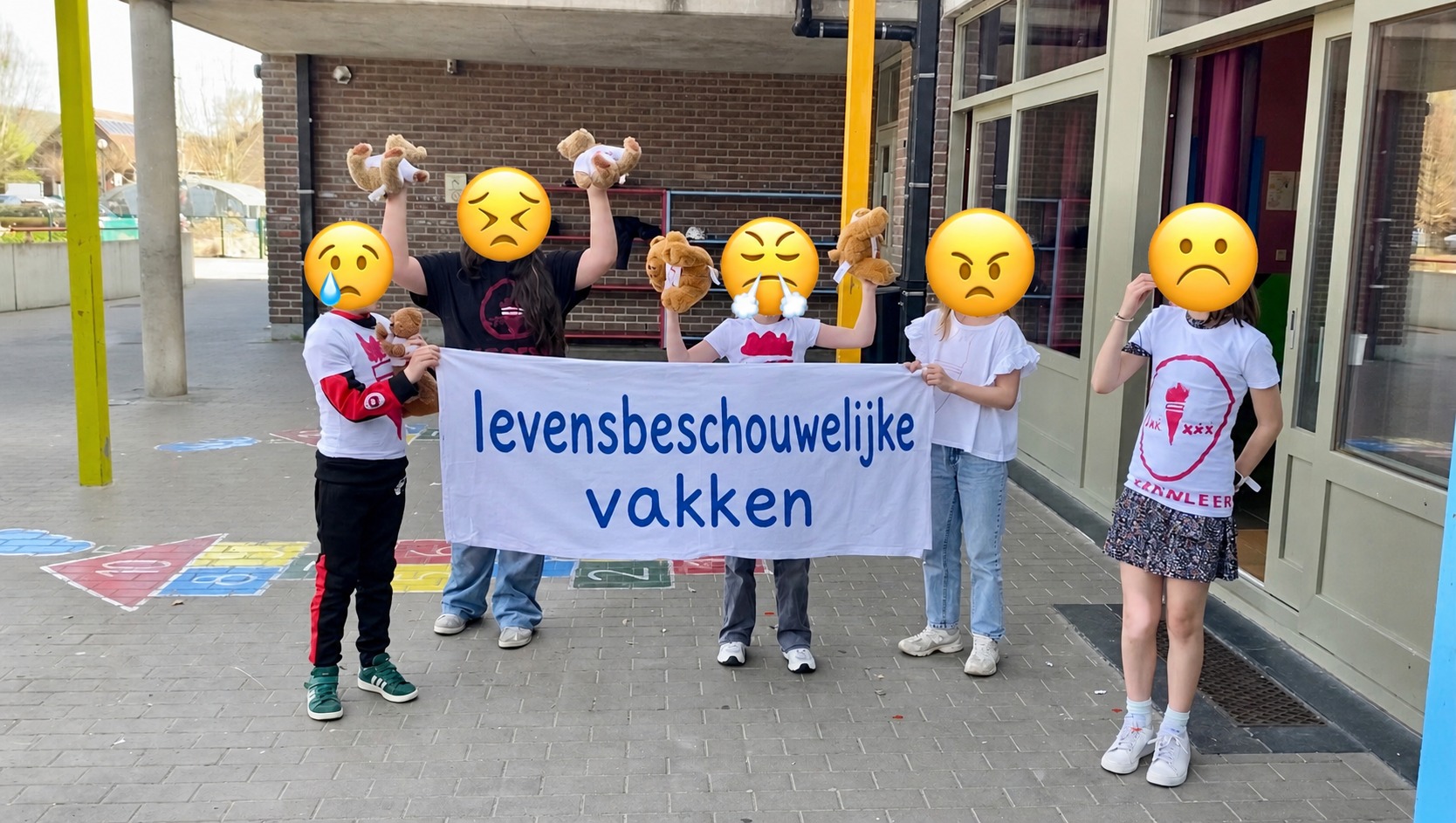 Vanuit scholen klinkt dezelfde boodschap -maak de LBV zichtbaar Vanuit scholen klinkt dezelfde boodschap: maak de LBV zichtbaar.